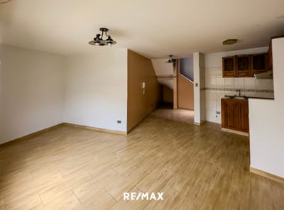 Alquiler de Duplex Monterrico Chico Santiago de Surco con Cochera