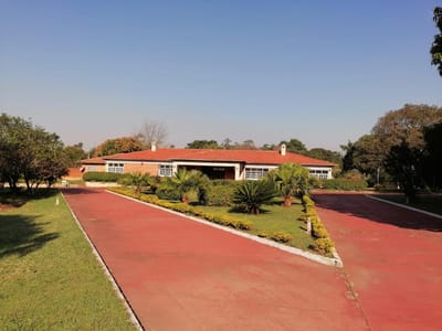 HERMOSA EN VENTA - CIUDAD DE ITAUGUÁ - PATIÑO SOBRE RUTA, BUENÍSIMA UBICACIÓN.