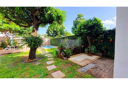 VENDO CASA EN ASUNCION BARRIO HIPODROMO