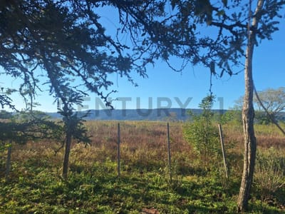 Oferto hermosa propiedad con arroyo en Sapucaí a 2 km de la estación , Sapucai