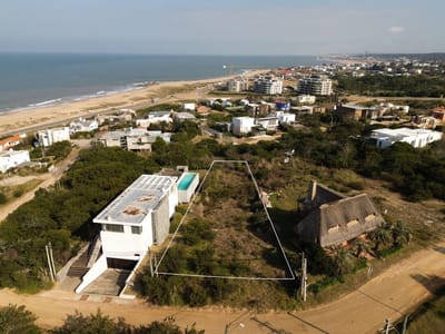 (BPV-BPV-10053)  Terreno con vista al mar en El Chorro Manantiales