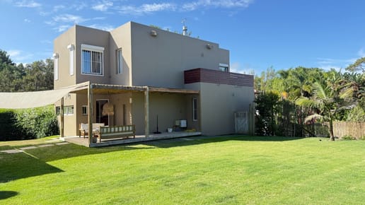 (BPV-BPV-10144)  Casa en venta de 4 ambientes en LA BARRA