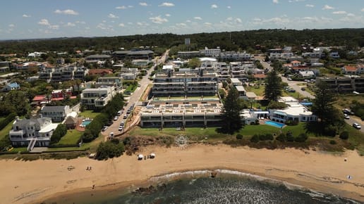 (BPV-BPV-10667)  Apartamento en La Barra sobre la playa en alquiler 3 dormitorios y servicio