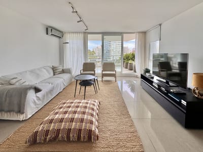 (BPV-BPV-10731)  Venta de apartamento de 3 suites – Punta del Este