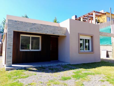 (BPV-BPV-10746)  Casa en venta de 2 dormitorios en playa mansa.