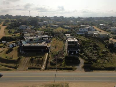 (BPV-BPV-10906)  Terreno en venta primera linea al mar El Chorro Punta Piedra