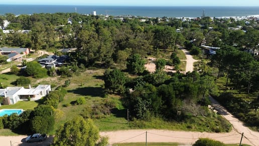 (BPV-BPV-11487)  Gran terreno en venta en La Barra, alto y nivelado