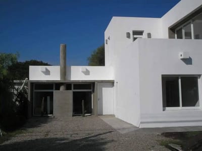 (BPV-BPV-11544)  Casa en venta de 4 ambientes en MANANTIALES