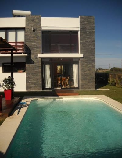 (BPV-BPV-2306)  Casa en venta de 4 ambientes en BALNEARIO BUENOS AIRES