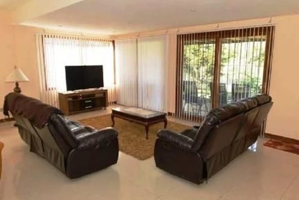 (BPV-BPV-3900)  Casa en alquiler temporal de 5 ambientes en PLAYA MANSA