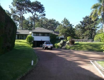 (BPV-BPV-5529)  Casa en venta de 6 ambientes en LUGANO