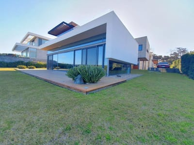 (BPV-BPV-7657)  Casa en alquiler temporal de 6 ambientes en LAGUNA BLANCA