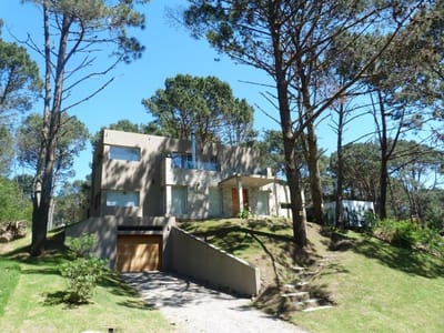 (BPV-BPV-8211)  Casa en venta de 5 ambientes en LAGUNA DEL SAUCE
