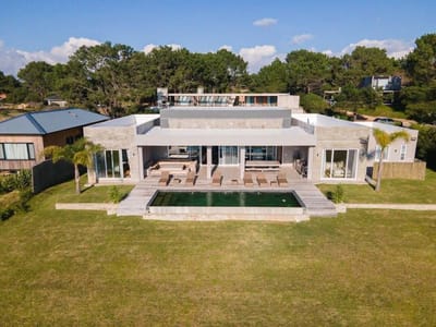 (BPV-BPV-8979)  Casa en venta de 5 ambientes en LAGUNA ESCONDIDA