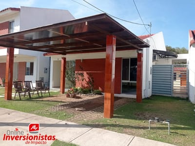 CASA EN VENTA DE 3 DORMITORIOS EN CONDOMINIO