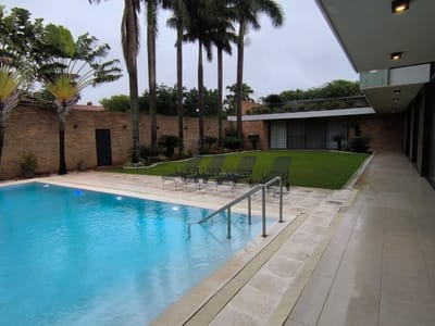 ALQUILO RESIDENCIA EXCLUSIVA DE 3 NIVELES EN VILLA MORRA