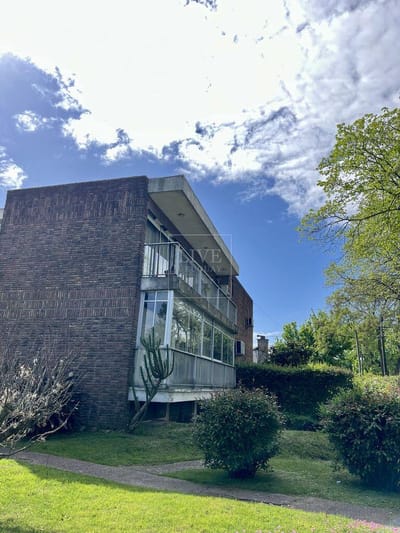 Casa en venta o alquiler  4 dormitorios en Carrasco Norte con jardin