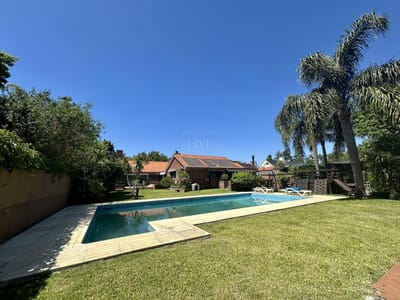 Casa en venta 3 dormitorios en Carrasco Sur próximo a Arocena