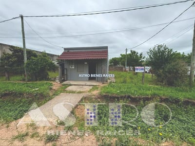 CASA EN VENTA MELO BARRIO ANIDO