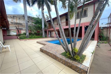 EN VENTA CASA EN LAMBARE EN ESQUINA