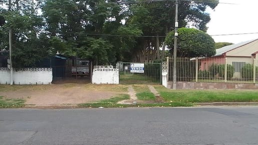 VENTA TERRENO CERRO CON 2 CASAS