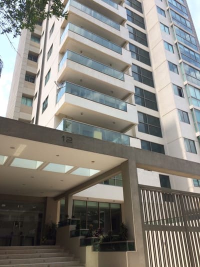 Vendo o Alquilo bello departamento  Condominio Torre Real 