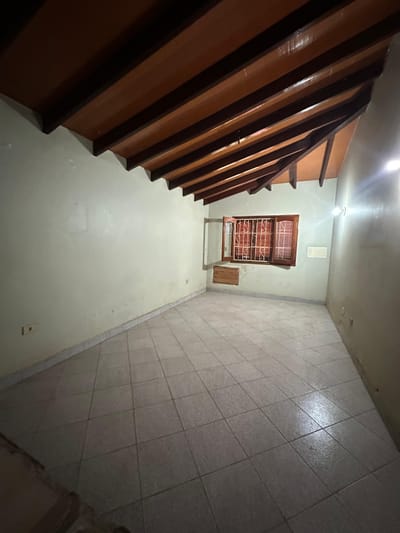 FDO ZONA NORTE, EN VENTA, CASA DE 3 HABITACIONES, TODA EN PLANTA BAJA 