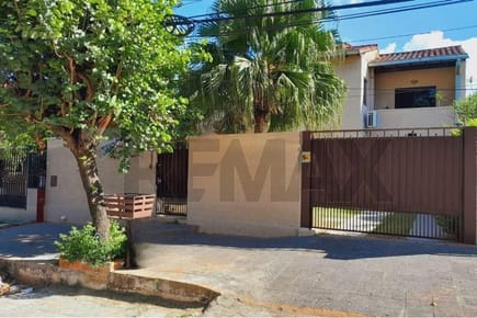Casa Amplia en Venta Zona Estratégica de Lambaré