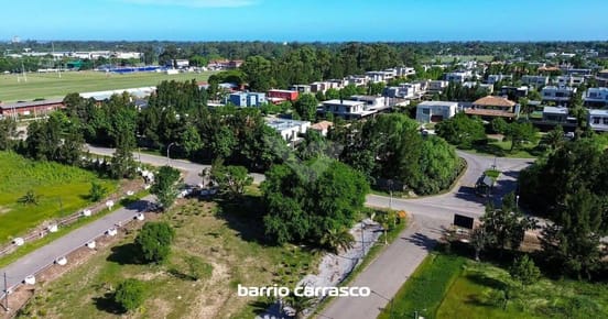 Terreno en Barrio Ombues. Carrasco Norte.