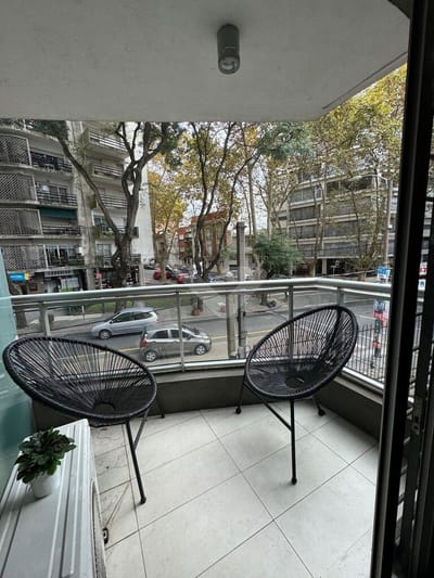 Alquiler Apartamento Pocitos 2 dormitorios, patio y balcón