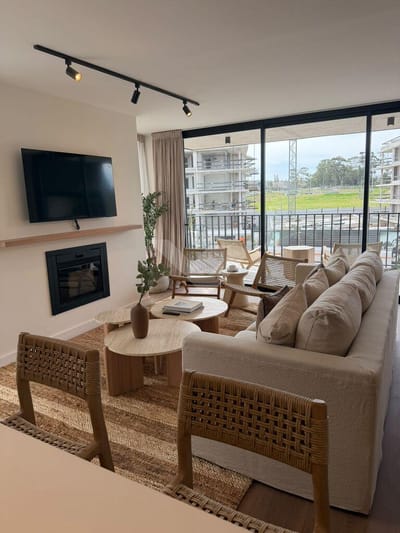 Venta apartamento carrasco, barrio con seguridad (POLO). 3 dormitorios. planta baja. amenties. segur