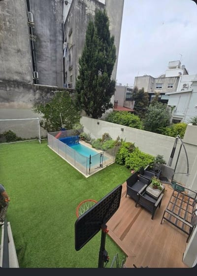 Venta Casa Pocitos 3 dormitorios, jardín, piscina y garaje