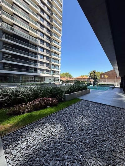 Venta Apartamento 1 dormitorio a estrenar en Malvin con muebles y garaje