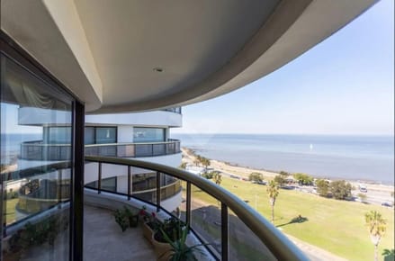 Venta Apartamento Rambla Pocitos 3 dormitorio con 2 garaje