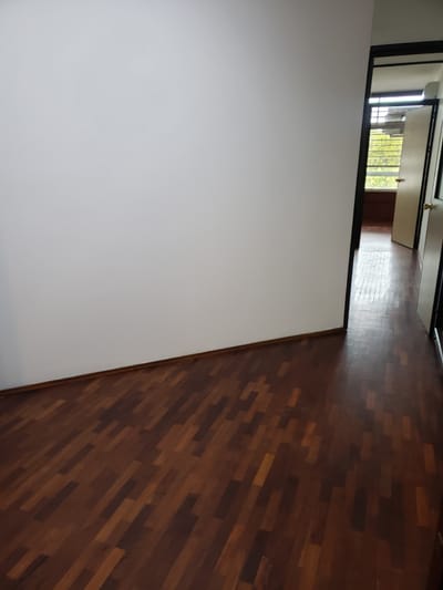 VENTA OFICINA CON 4 DIVISIONES, GUAYABO Y GABOTO