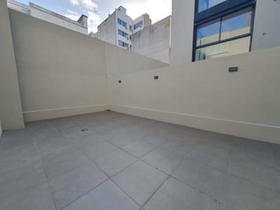 -Apartamento 2 dorm  con Balcon y Patio en el  Centro.