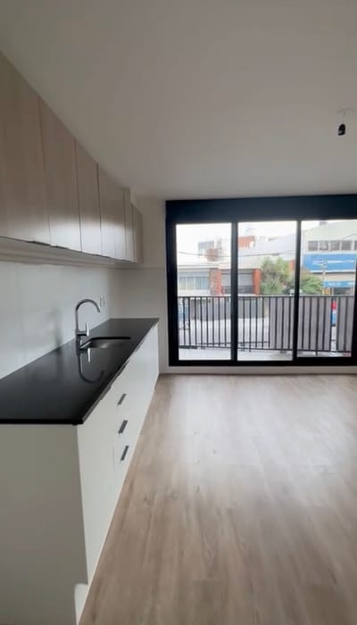 ¡Apartamento de dos dormitorios al frente, a la venta, a estrenar en La Blanqueada!