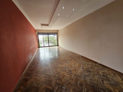 ¡Apartamento de dos dormitorios a la venta, en excelente ubicación, Tres Cruces!