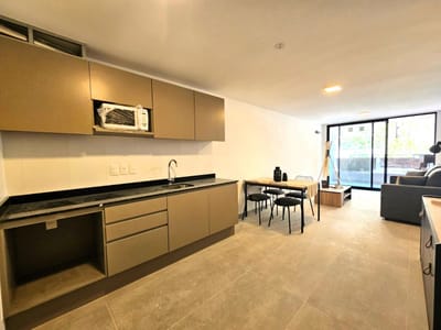 -Hermoso Monoambiente al frente con terraza en Pocitos