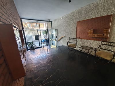 Apartamento de 3 dormitorios a la venta, con renta, en Centro