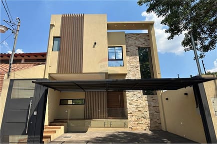 EN VENTA IMPONENTE PROPIEDAD DE LUJO