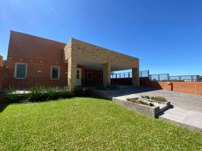 Divina Casa De Una Planta En Surubi´I