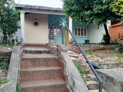 VENDO CASA  AL COSTO EN SAJONIA 