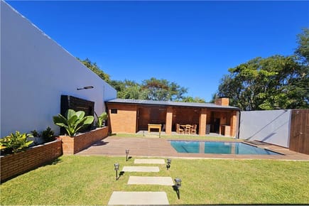 EN VENTA. Amplia Casa en San Bernardino