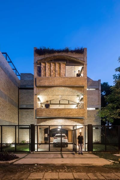 ALQUILO TRIPLEX ZONA YACHT Y GOLF CLUB