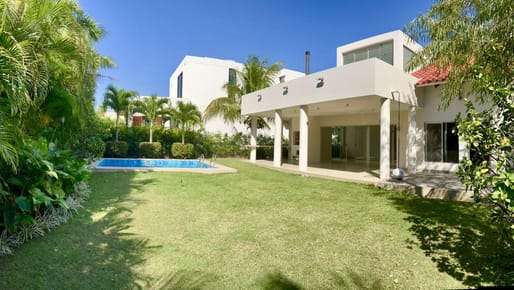CASA DE LUJO EN ALQUILER EN CONDOMINIO COLINAS DEL URUBO I