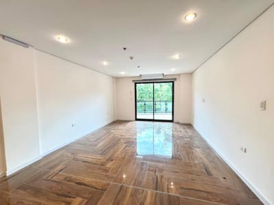 EN ALQUILER Amplio Departamento a estrenar en el Barrio Mariscal Estigarribia