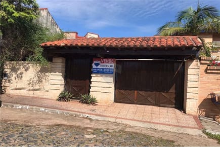 VENDO HERMOSA RESIDENCIA EN BARRIO RECOLETA