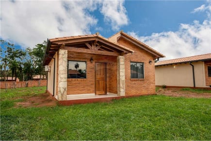 VENDO CASA DE 2 HAB EN SAN LORENZO LOS CLAVELES