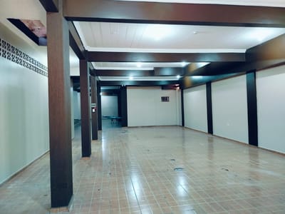 ALQUILO OFICINA CON DEPOSITO EN CIUDAD DEL ESTE